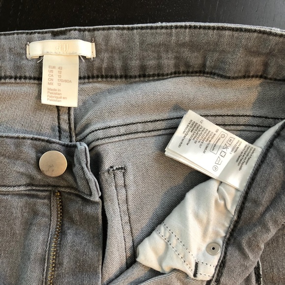 H&M Gray Distressed Skinny Jeans - Picture 3 of 6